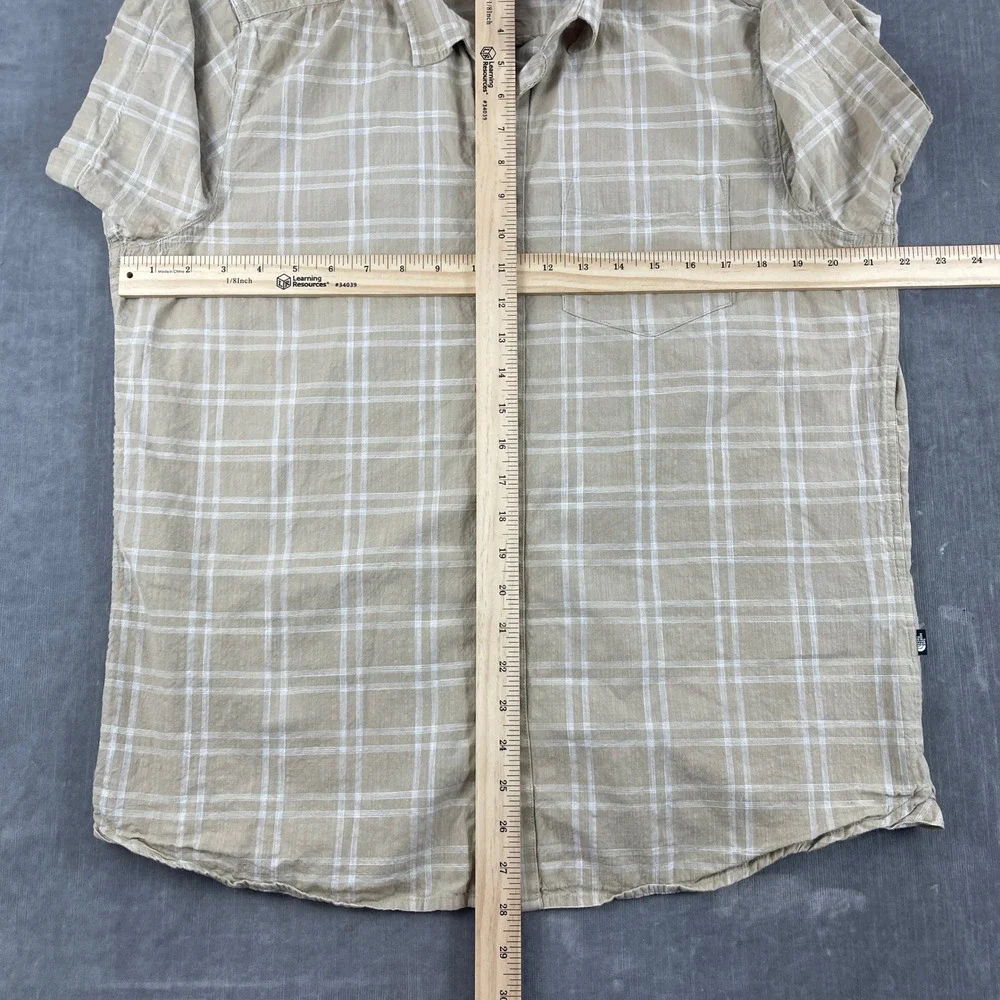 The North Face Mens Large Tan Plaid Short Sleeve Button Down Shirt Casual